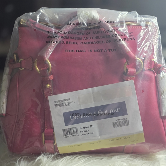 Dooney & Bourke Handbags - Dooney & Bourke large Fuchsia Leather Satchel